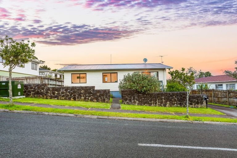 Photo of property in 11 Mona Vale, West Harbour, Auckland, 0618