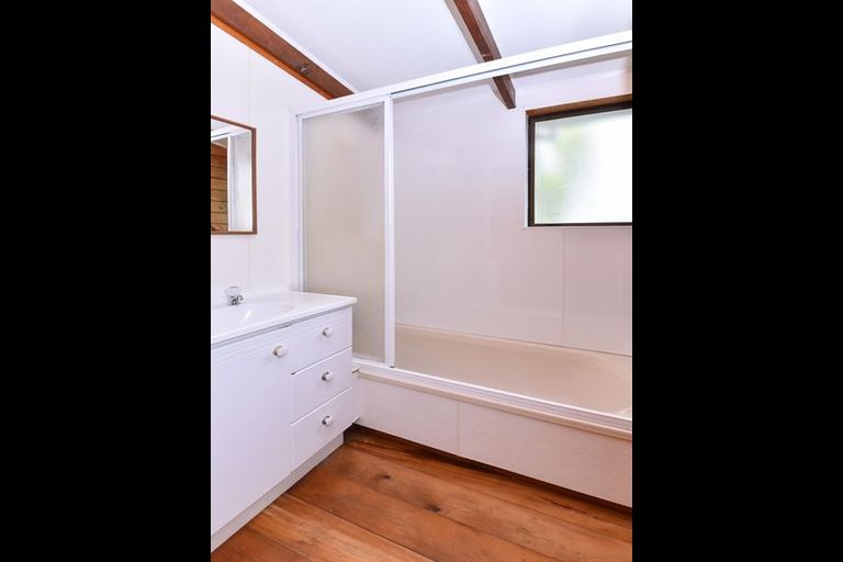 Photo of property in 2/4 Nelson Street, Papakura, 2110