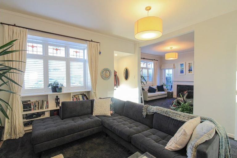 Photo of property in 16 Newman Terrace, Thorndon, Wellington, 6011