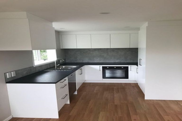 Photo of property in 2/561 Beach Road, Murrays Bay, Auckland, 0630