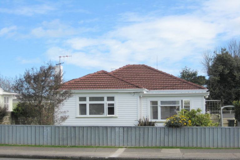 Photo of property in 85 Bartholomew Road, Levin, 5510