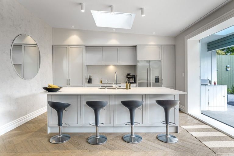 Photo of property in 9 Shoal Bay Road, Devonport, Auckland, 0624