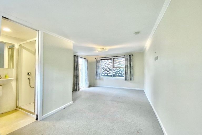 Photo of property in 1/17 Thornton Road, Milford, Auckland, 0620
