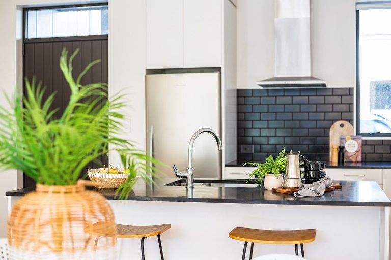 Photo of property in 24 Rua Kai Way, Brooklyn, Wellington, 6021