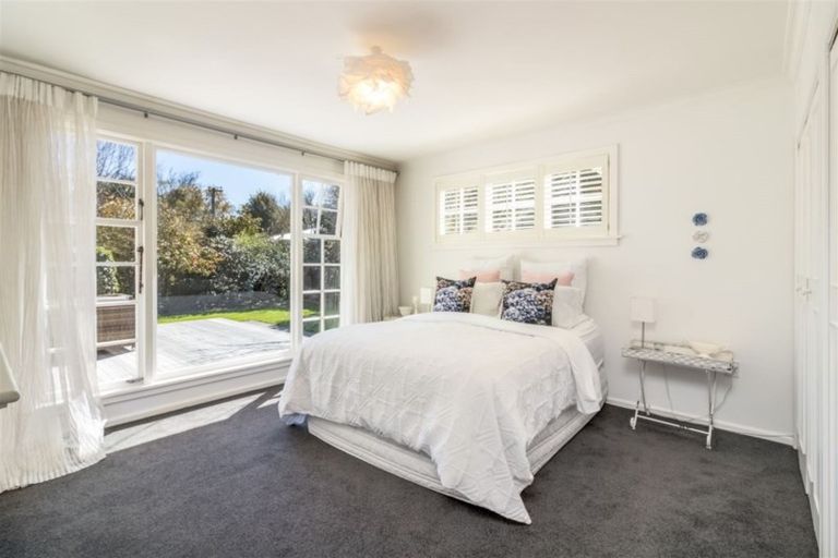 Photo of property in 11 Joyce Crescent, Ilam, Christchurch, 8041