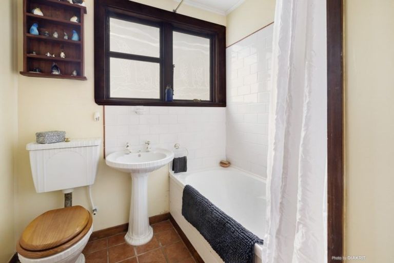 Photo of property in 69 Tannadyce Street, Strathmore Park, Wellington, 6022