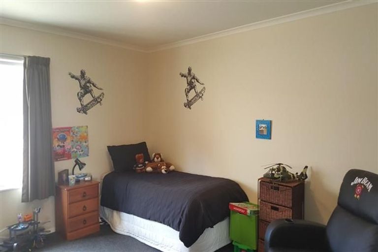 Photo of property in 33 Masefield Terrace, Kelvin Grove, Palmerston North, 4414