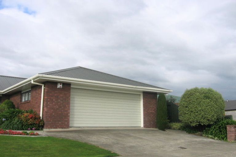 Photo of property in 6 Rothesay Place, Highbury, Palmerston North, 4412