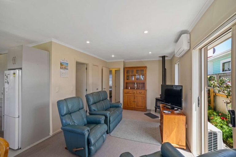 Photo of property in 19 Waverley Street, Elgin, Gisborne, 4010