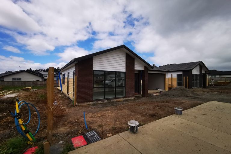 Photo of property in 59 Vinistra Road, Kumeu, 0810