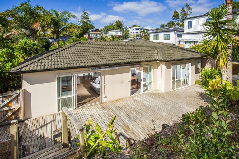 Photo of property in 9 Falstone Lane, Browns Bay, Auckland, 0630