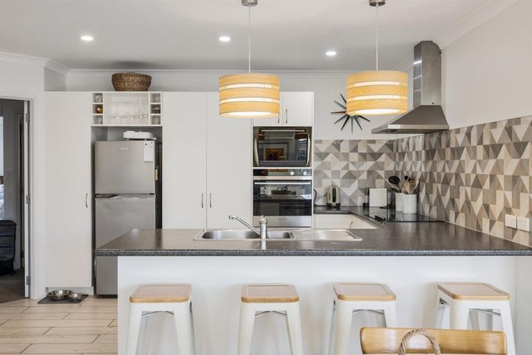 Photo of property in 28 Twin Oak Avenue, Papamoa Beach, Papamoa, 3118