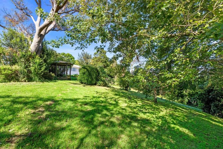 Photo of property in 27 Waikite Road, Welcome Bay, Tauranga, 3112