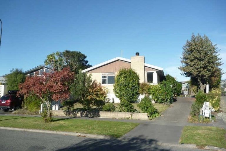 Photo of property in 2/102 Roberta Drive, Somerfield, Christchurch, 8024