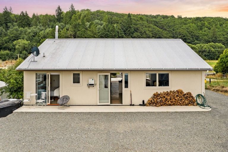 Photo of property in 26 Irvine Street, Lawrence, 9532