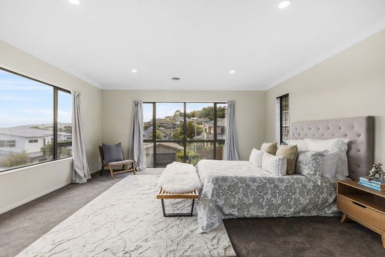 Photo of property in 4 Edington Grove, Churton Park, Wellington, 6037