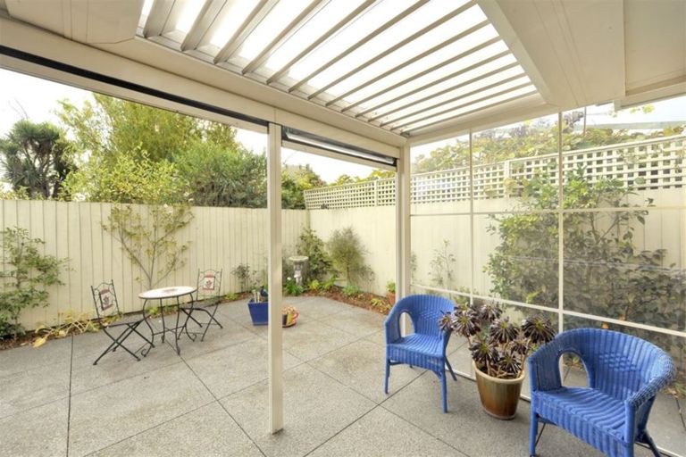 Photo of property in 23d Grassmere Street, Papanui, Christchurch, 8052