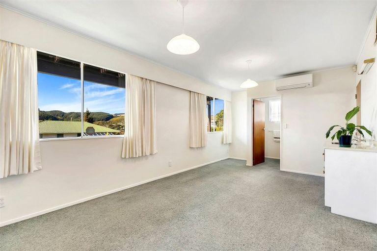 Photo of property in 56 Fyvie Avenue, Tawa, Wellington, 5028
