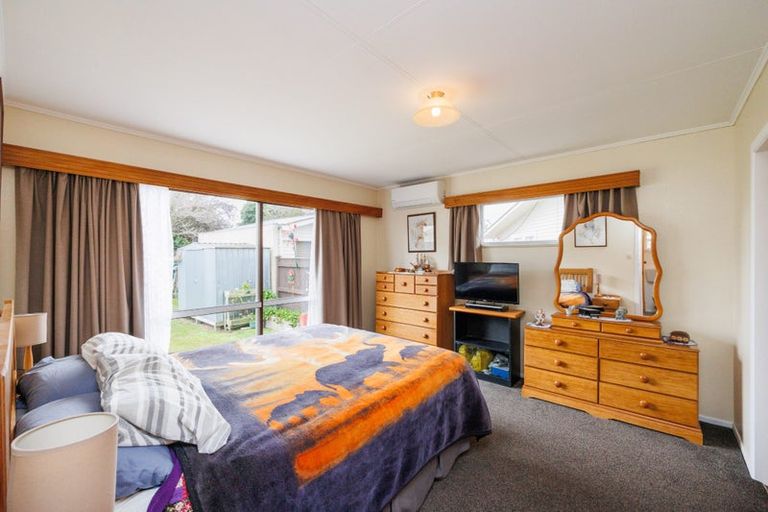 Photo of property in 11 Tararua Terrace, Cloverlea, Palmerston North, 4412