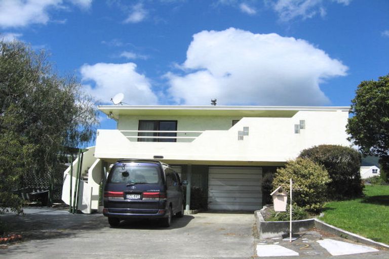 Photo of property in 2 Porritt Place, Stoke, Nelson, 7011