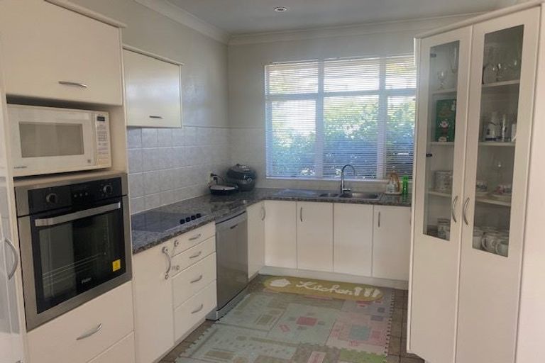 Photo of property in 7 Gillett Place, Botany Downs, Auckland, 2014