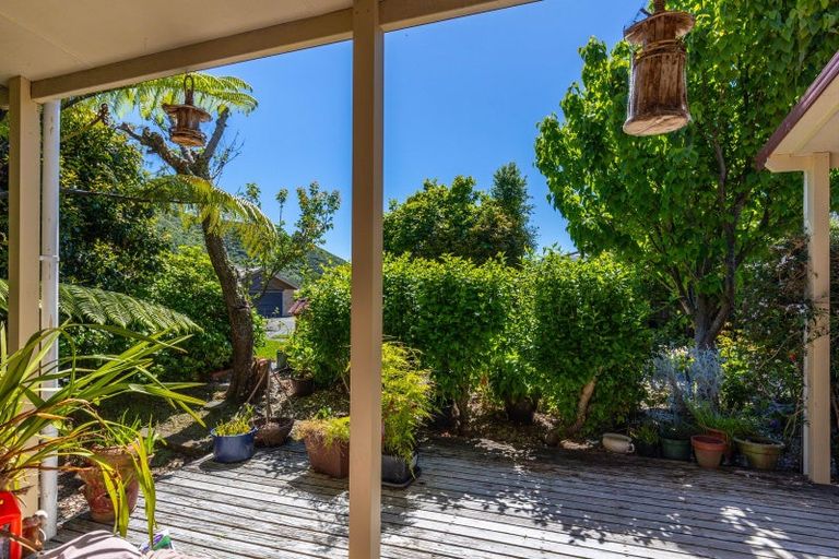 Photo of property in 1 Whitby Close, Waikawa, Picton, 7220