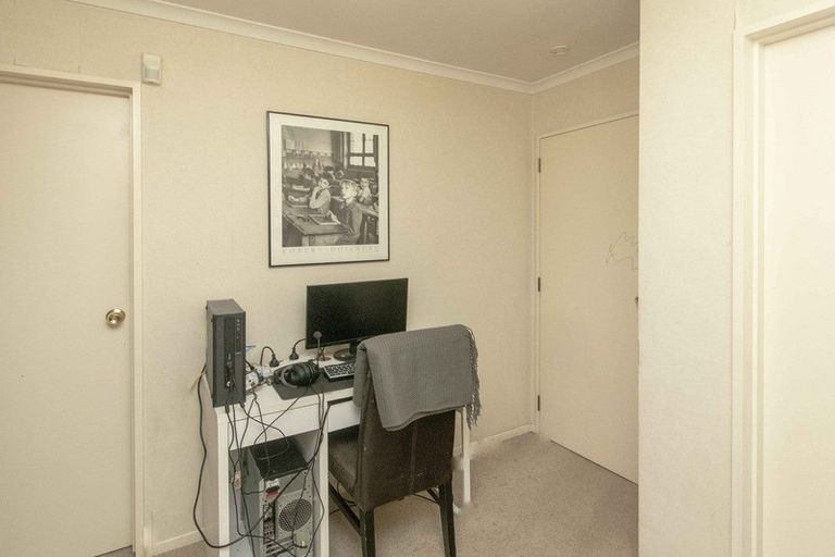 Photo of property in 3/4a Lee Road, Taradale, Napier, 4112