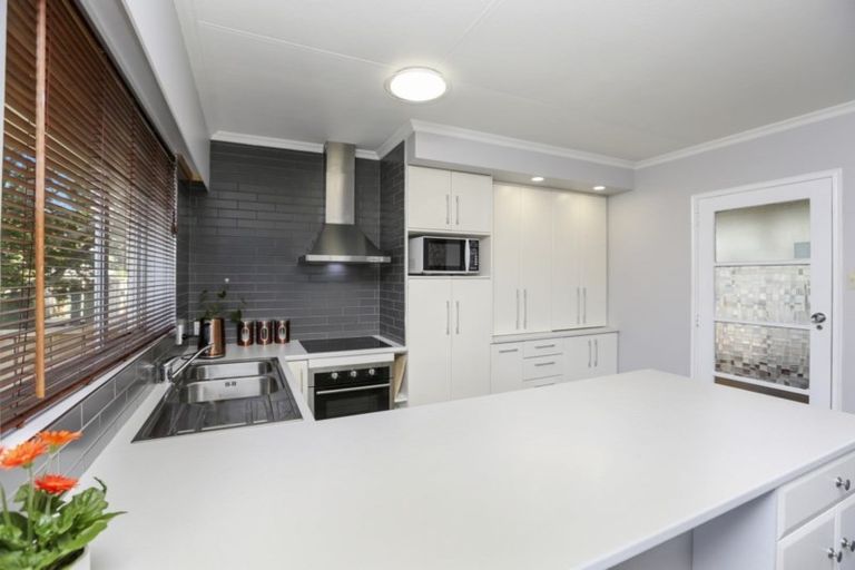 Photo of property in 5 Kauri Street, Inglewood, 4330