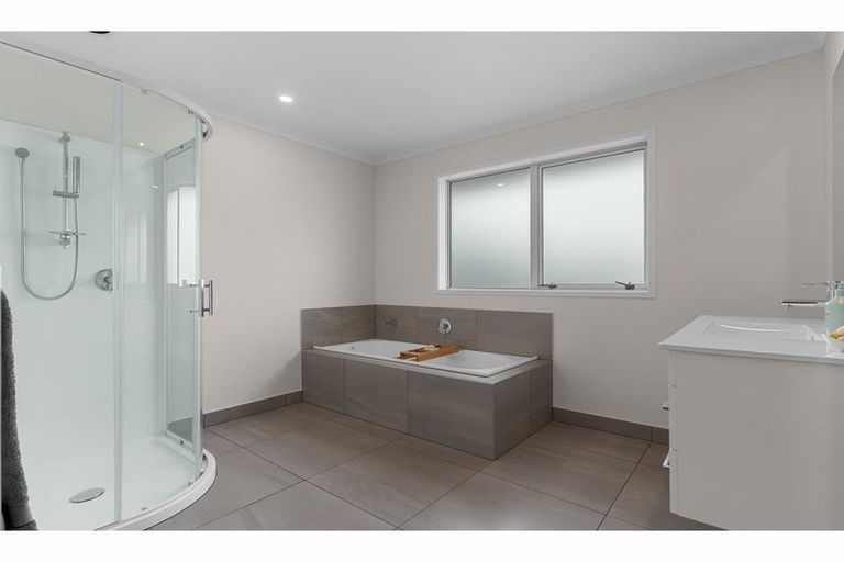 Photo of property in 24 Longview Street, Mangawhai, 0505