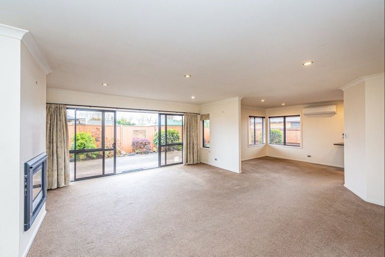 Photo of property in 1 Gilligan Close, College Estate, Whanganui, 4500