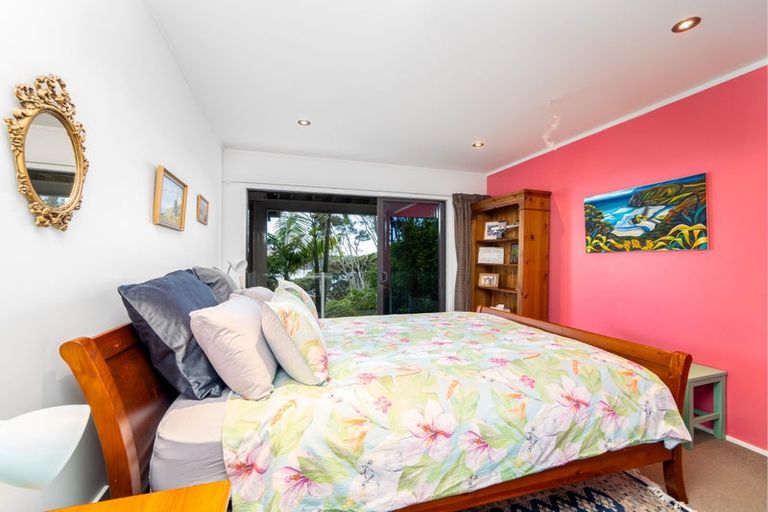 Photo of property in 180 Te Wahapu Road, Russell, 0272