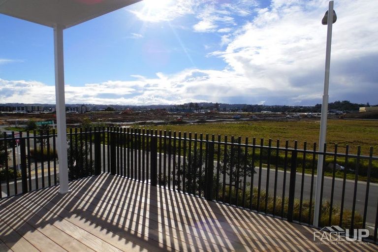 Photo of property in 75 Glidepath Road, Hobsonville, Auckland, 0616