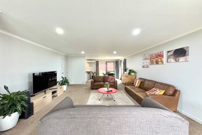 Photo of property in 64 Kaimoana Street, Weymouth, Auckland, 2103