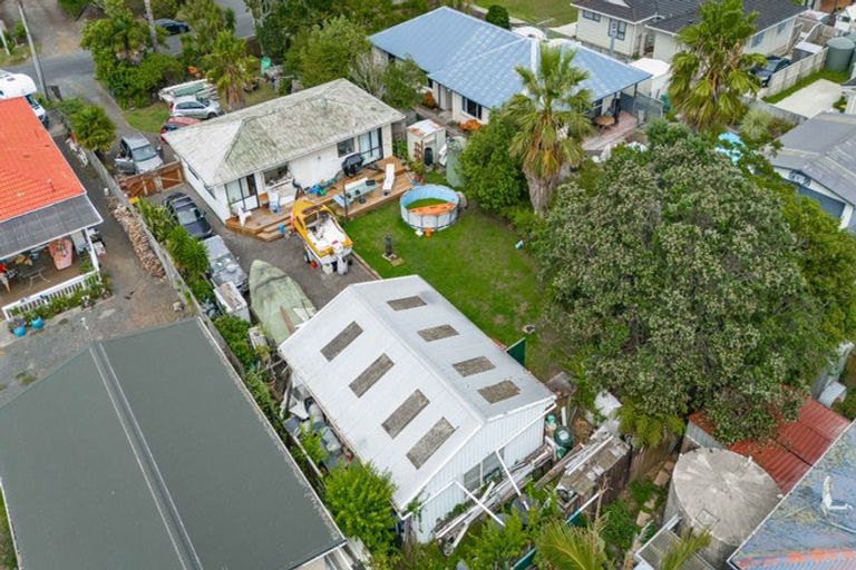 Photo of property in 16 Fourth View Avenue, Beachlands, Auckland, 2018