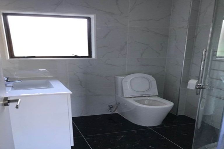 Photo of property in 24 Alidade Place, Massey, Auckland, 0614