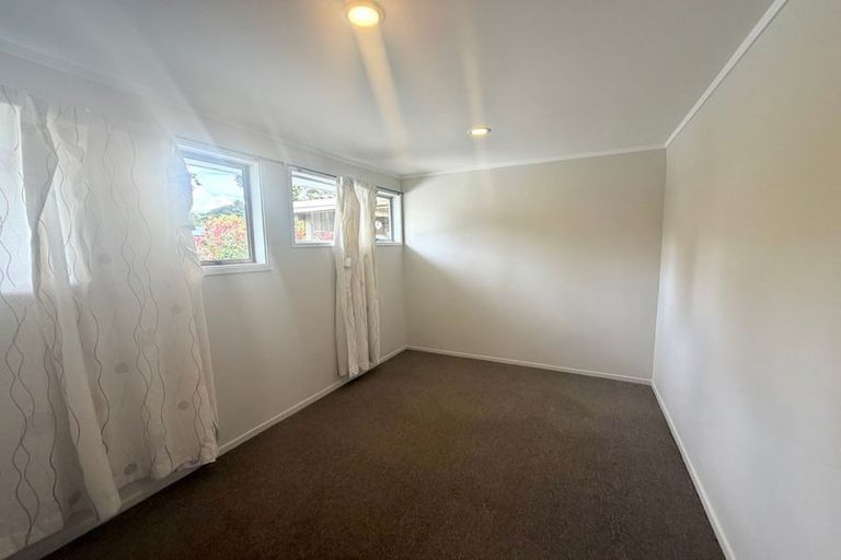 Photo of property in 39 Onedin Place, Titirangi, Auckland, 0604
