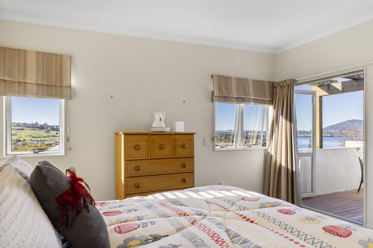 Photo of property in 718 Acacia Bay Road, Acacia Bay, Taupo, 3330