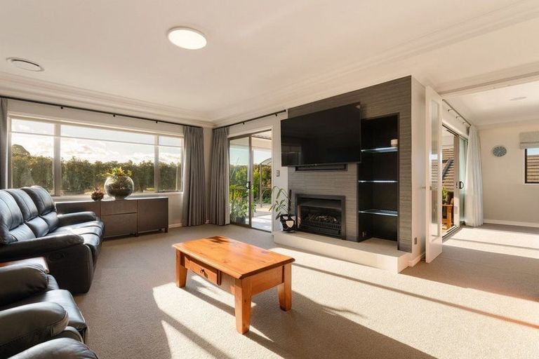 Photo of property in 28 Rexford Heights, Pyes Pa, Tauranga, 3112