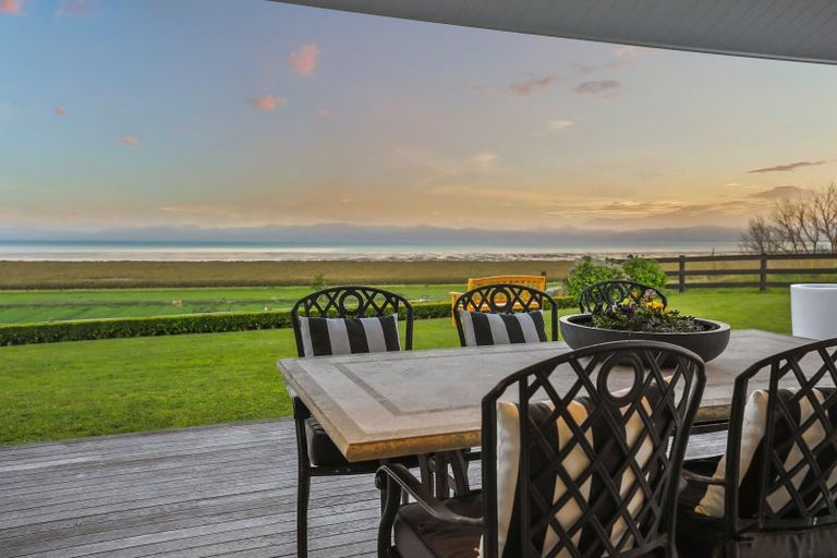 Photo of property in 766a Back Miranda Road, Pukorokoro / Miranda, Thames, 3576