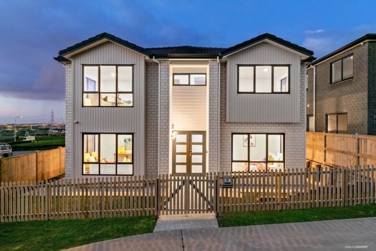 Photo of property in 60 Lime Hill Rise, Flat Bush, Auckland, 2019