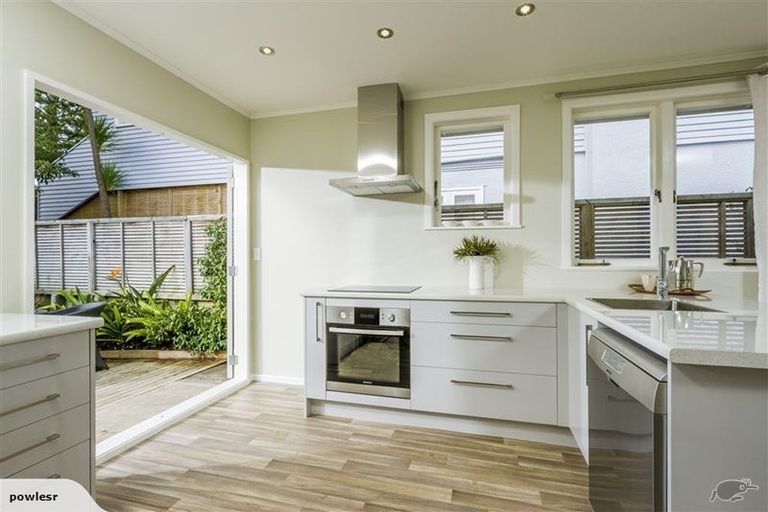 Photo of property in 1/15 Beulah Avenue, Rothesay Bay, Auckland, 0630