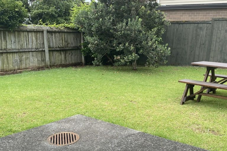 Photo of property in 9 Bonny Crescent, Massey, Auckland, 0614