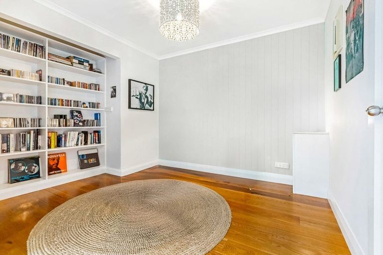 Photo of property in 40 Calais Terrace, Ostend, Waiheke Island, 1081