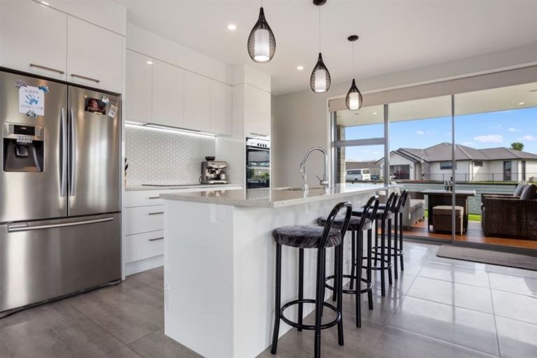 Photo of property in 21 Greystone Place, Omokoroa, 3114