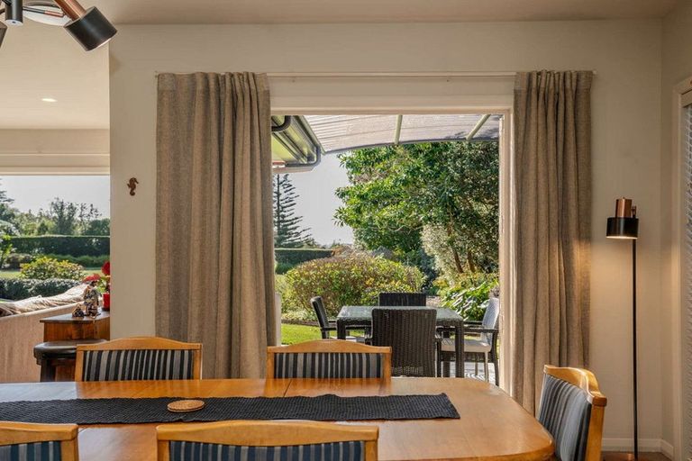 Photo of property in 9 Kotare Heights, Kerikeri, 0230
