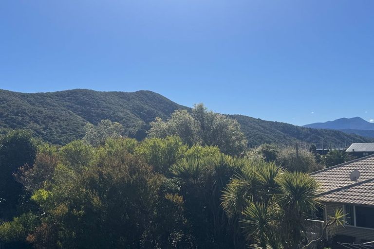 Photo of property in 255 Waikawa Road, Waikawa, Picton, 7220