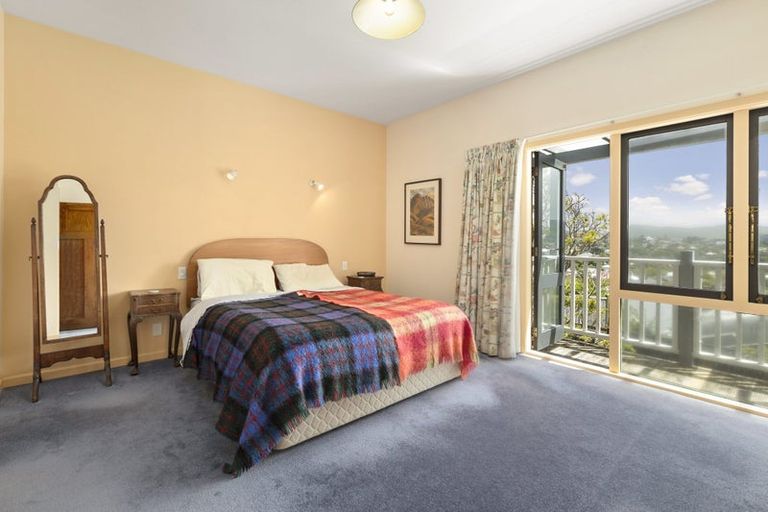Photo of property in 26 Harbour View Road, Northland, Wellington, 6012