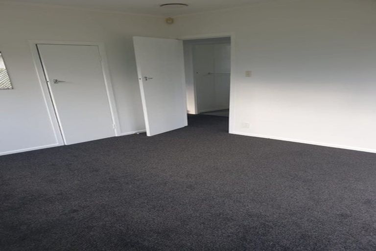 Photo of property in 5 Lendic Avenue, Henderson, Auckland, 0612