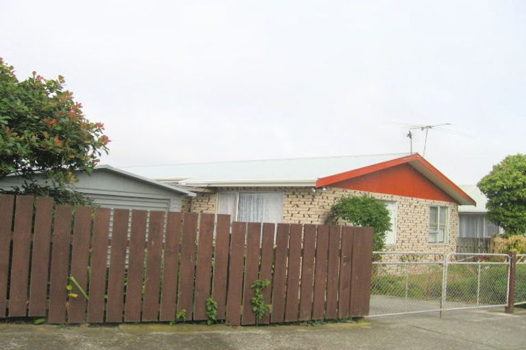 Photo of property in 60 Desert Gold Street, Ascot Park, Porirua, 5024