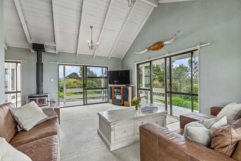 Photo of property in 167 Anderson Road, Helensville, 0875